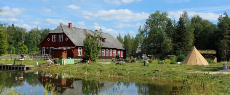 Tipu looduskooli õppekeskus (Tipu looduskool).