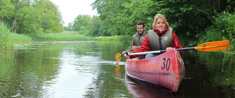 Soomaa.com guided canoe trips (soomaa.com).